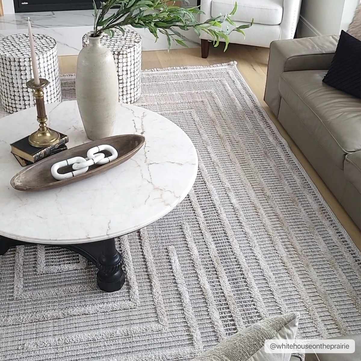 Lunao Area Rug - Image 3