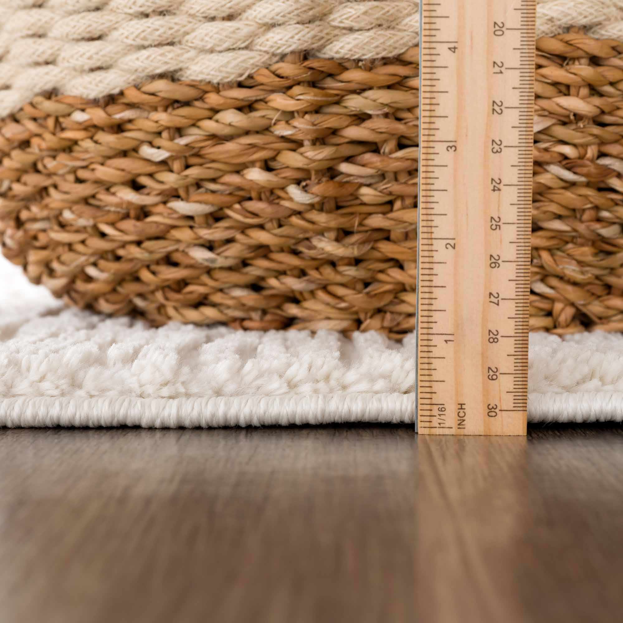 Riad Black Striped White Rug with Tassels - Image 11